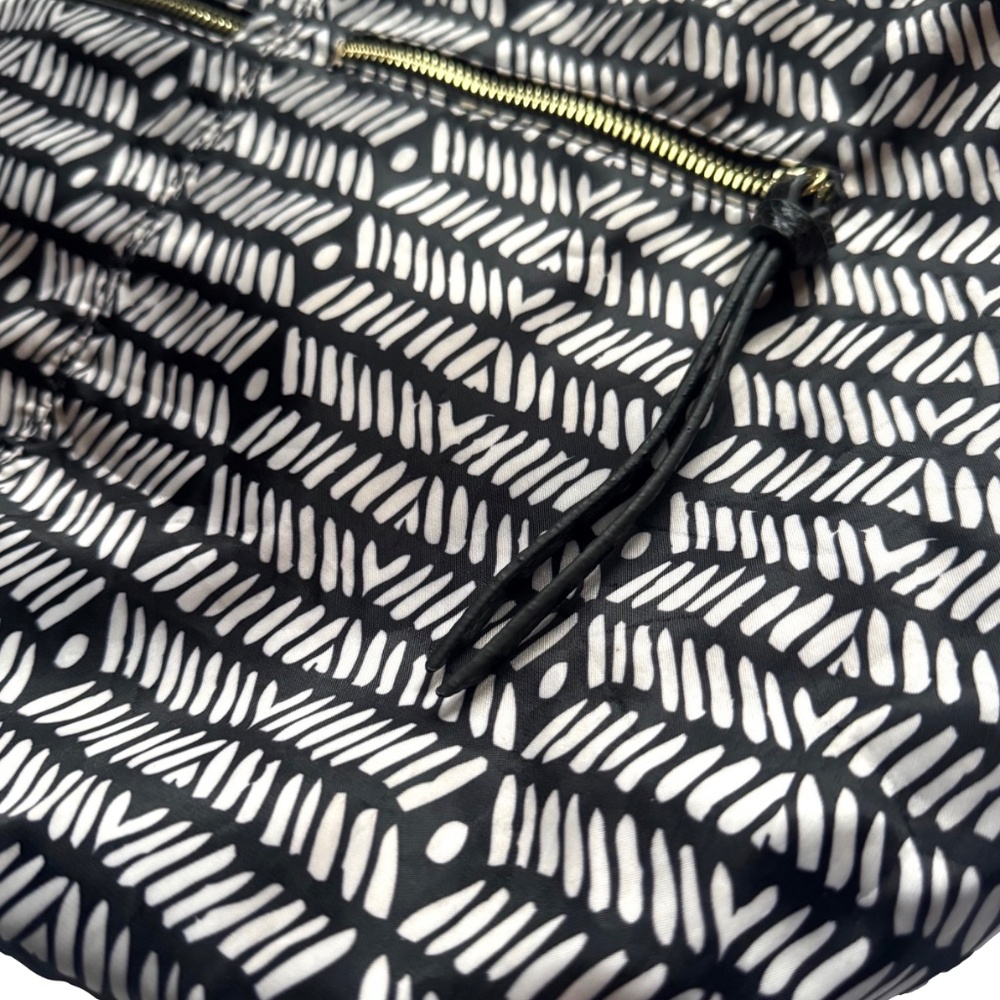 Steven Brand Black & White Herringbone Boho Tote Bag - Picture 3 of 9